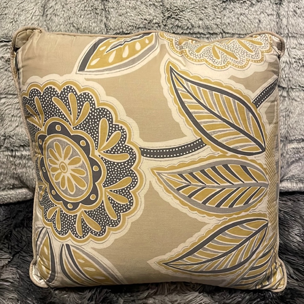 Accent Pillow ~ 12”x12”